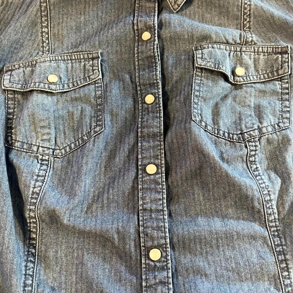 Lane Bryant Womens Chambray Shirt Plus Sz 16 Blue Pearl Snap Roll Tab Sleeve Top - Picture 3 of 8